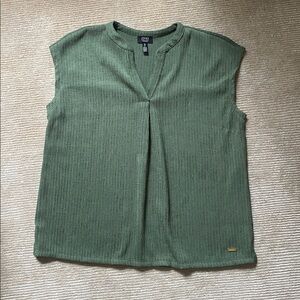 Jones New York Signature V Neck Cap Sleeve Muted Moss Green Blouse Size L